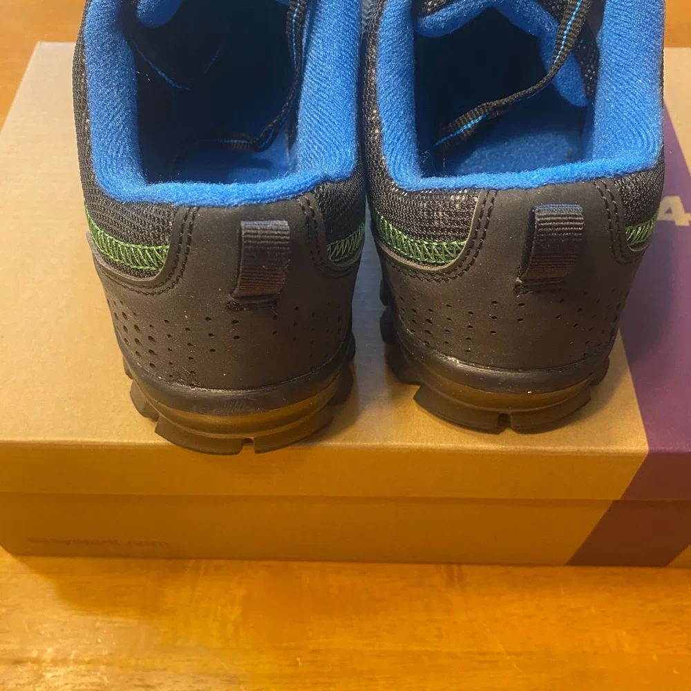 Catherines‎ Walking Sneakers Womens 8.5W Black Blue New Mesh Athletic Shoes